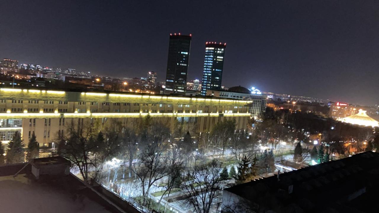 Квартира В Центре Алматы Exteriör bild