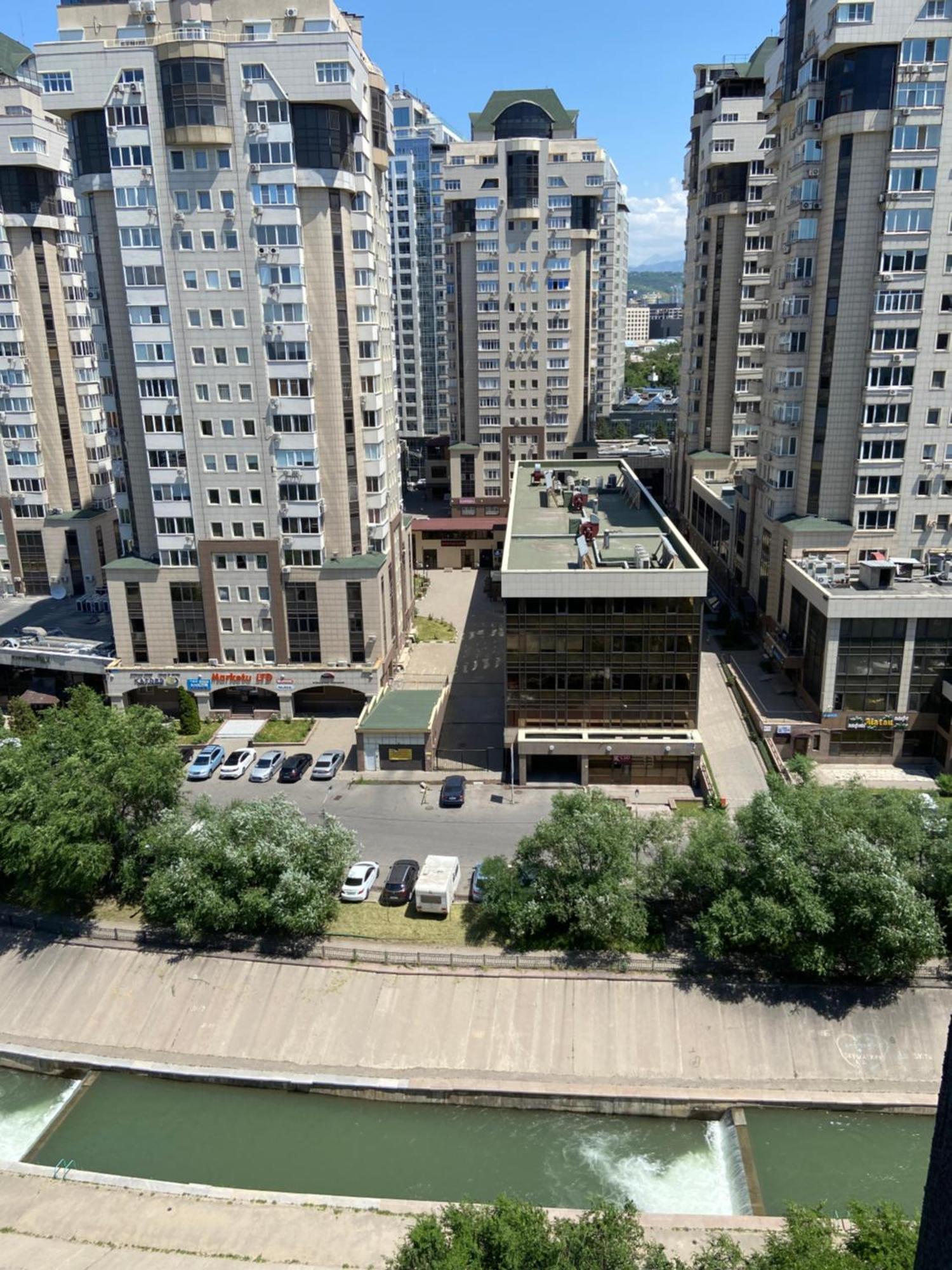 Квартира В Центре Алматы Exteriör bild
